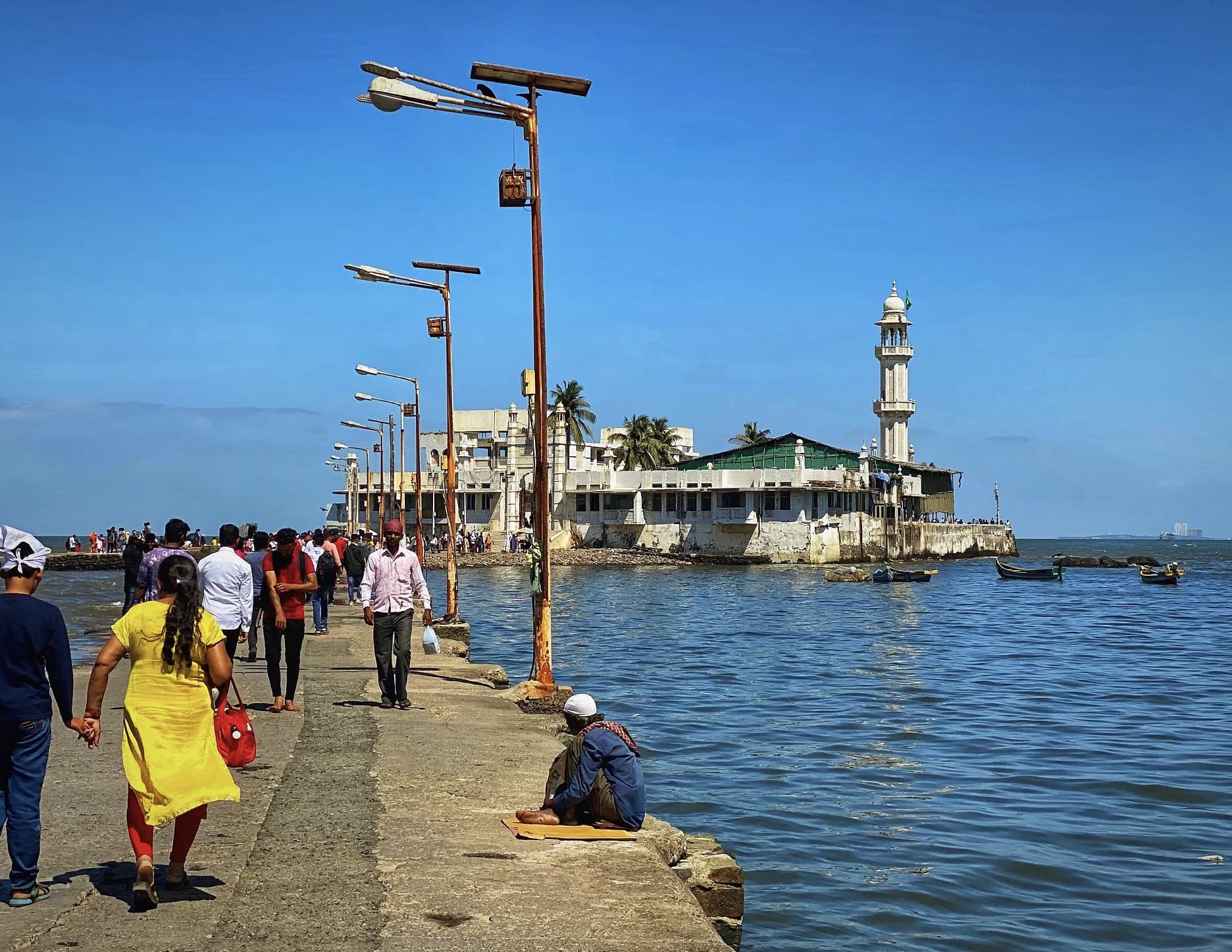 Walk The Scenic Cuseway To Haji Ali Dargah