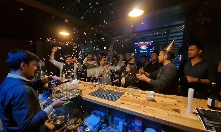 Unplugged Courtyard – New Year’s Eve