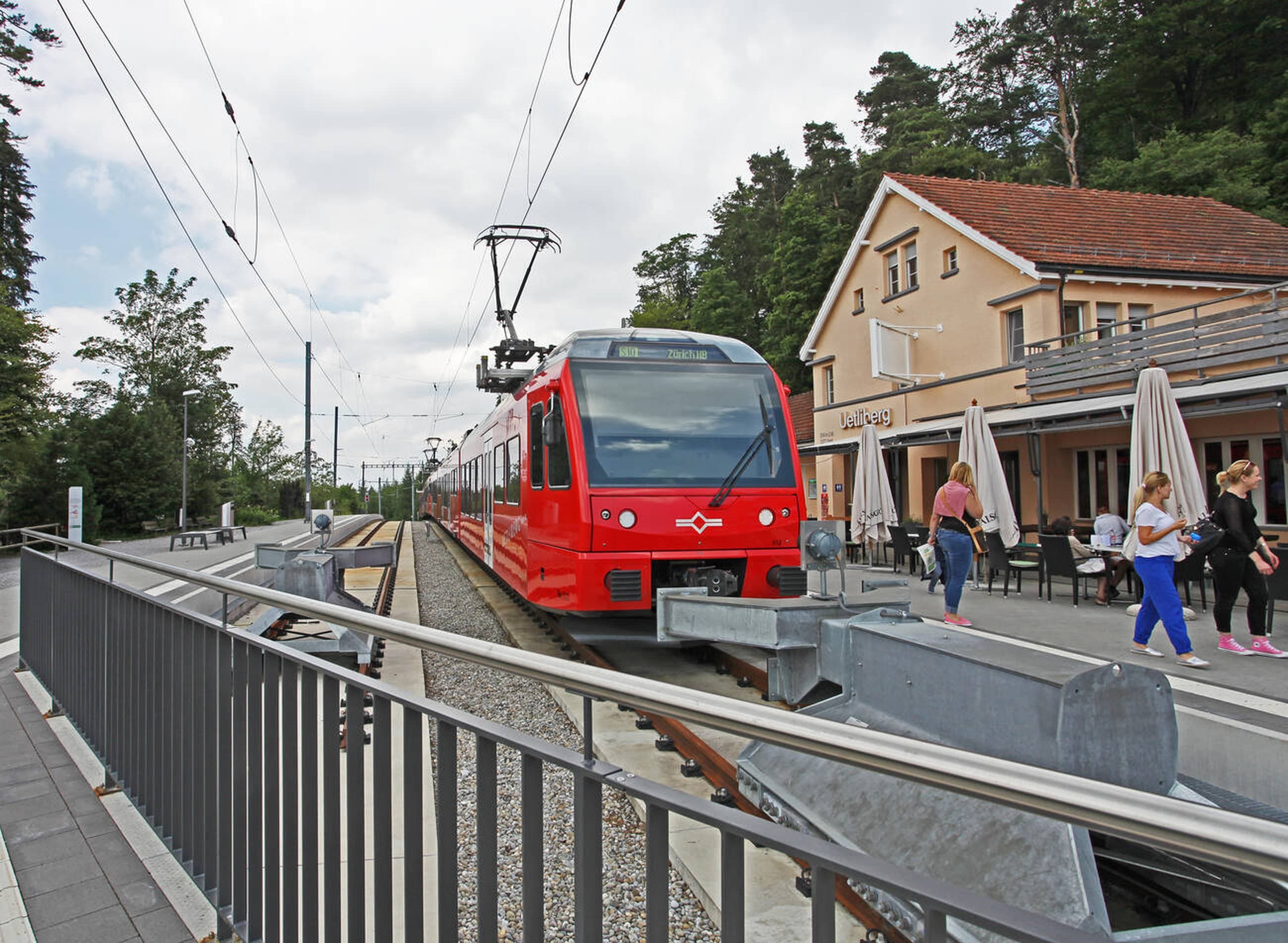 Take A scenic Train Ride To Uetliberg And Hike Down