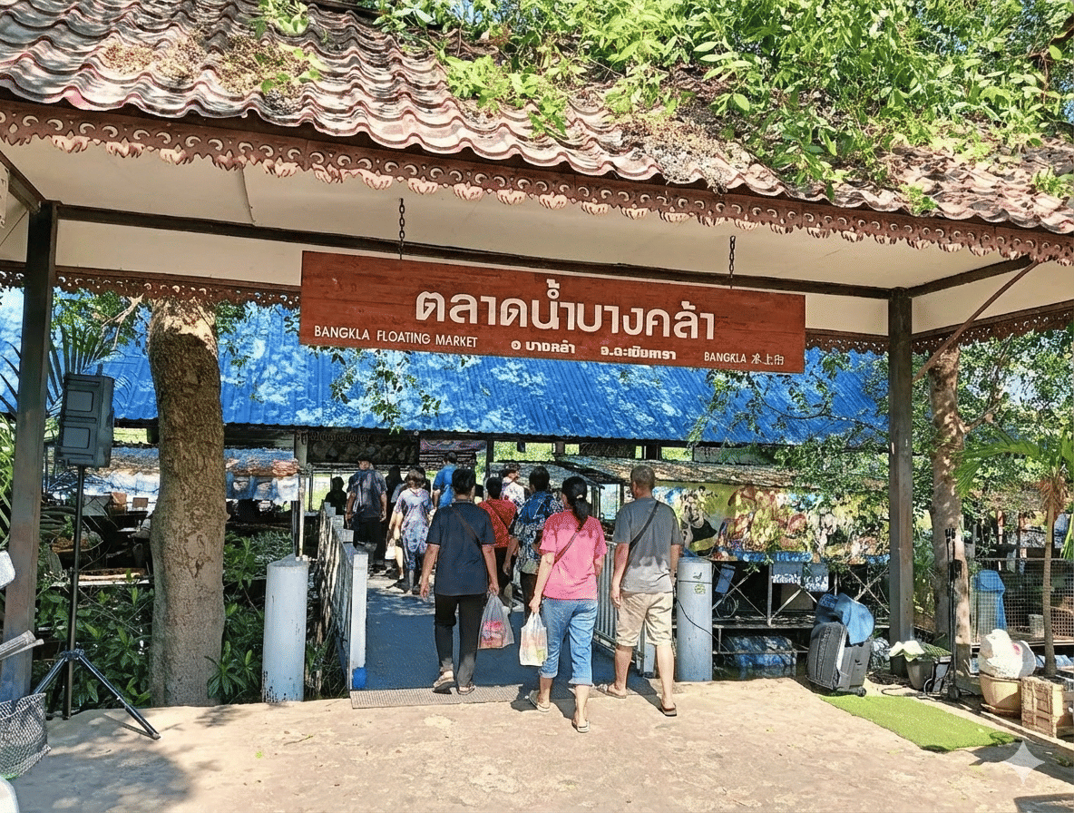 Bangkhla Floating Market
