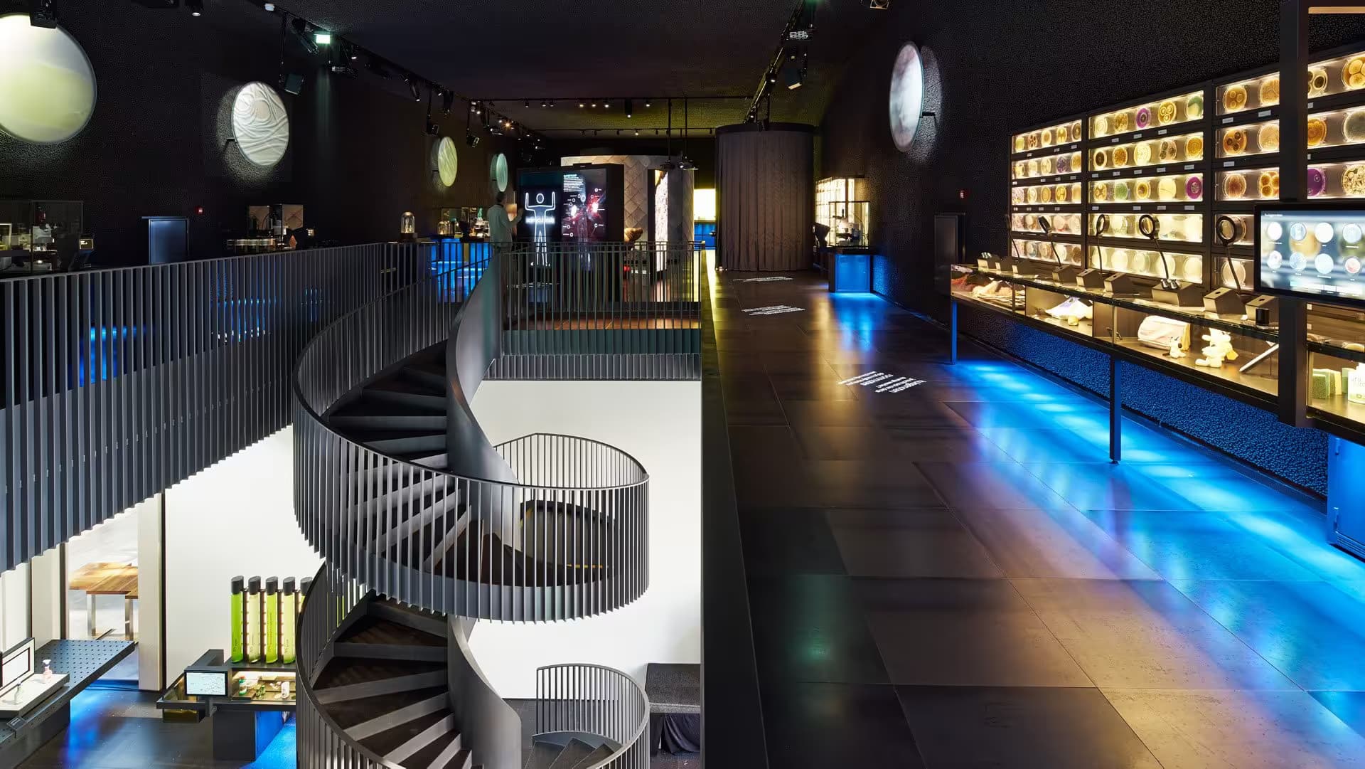 Visit the Micropia Museum