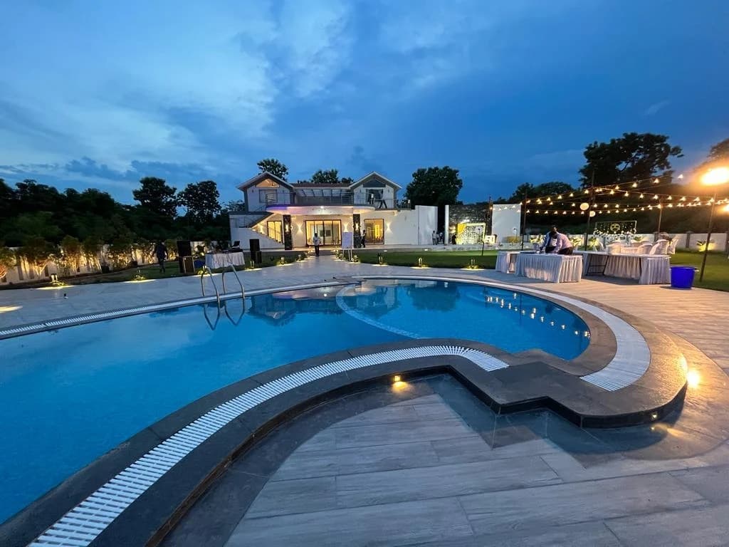 Destiny Bay Pool Breeze Resort