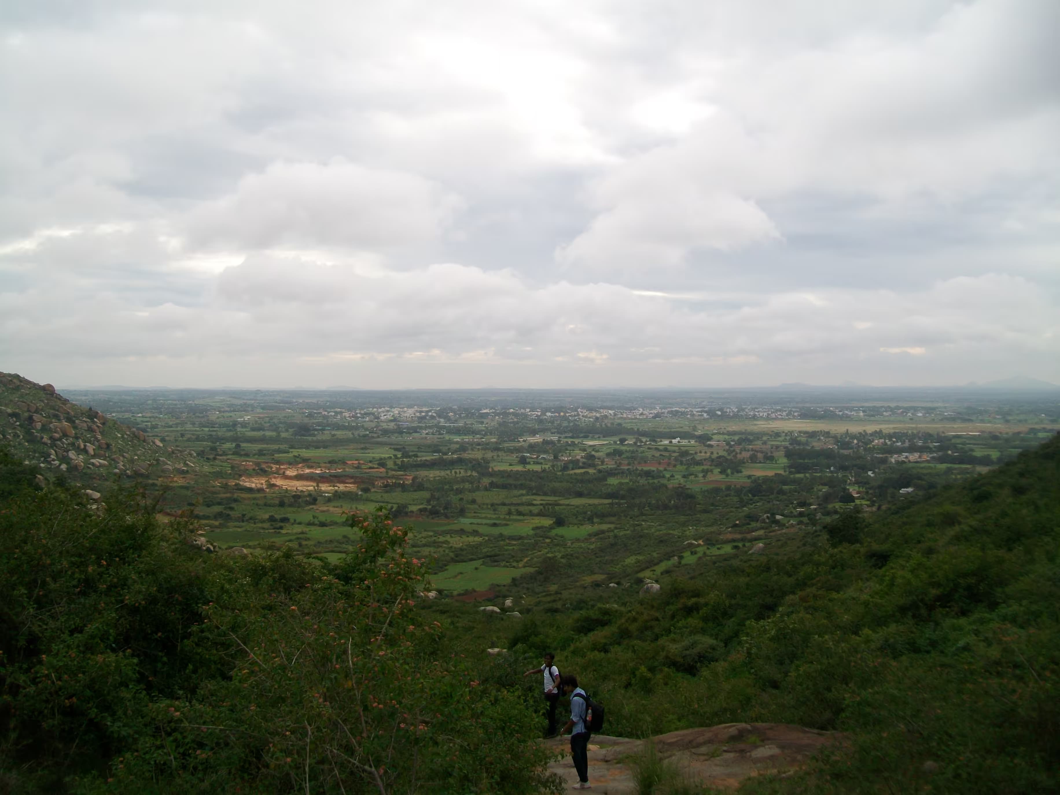 Banantimari Betta (Karadi Betta) Trek, Kanakapura – 70 km from Bangalore