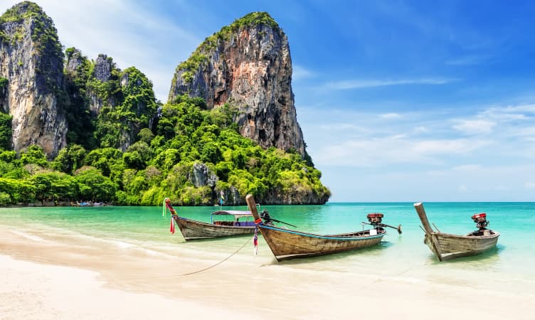 Save Money by Planning Transport, Accommodation and Daily Expenses
